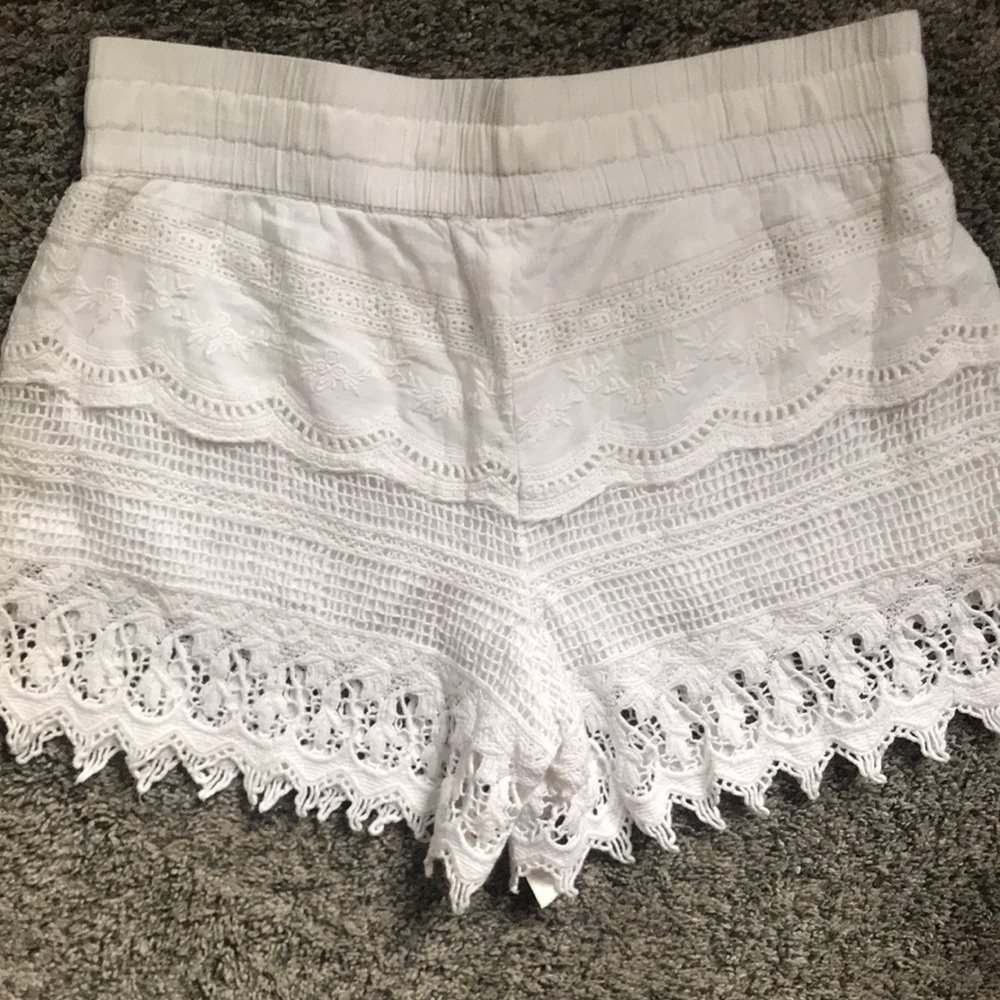 NWOT Lace Shorts & Express strappy tank - Picture 3 of 9